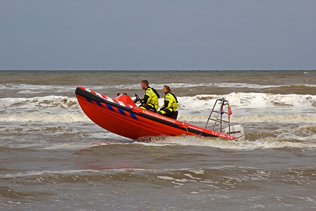 sar katwijk aan zee knrm evenement event festival reddingsdemonstratie search and rescue hulp Abraham Fock crashtender reddingsboot sos hulp in nood scheepsramp